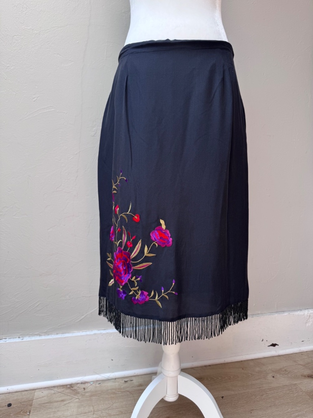 Vintage CLIO Silk Embroidered Straight Pencil Skirt Black Beaded